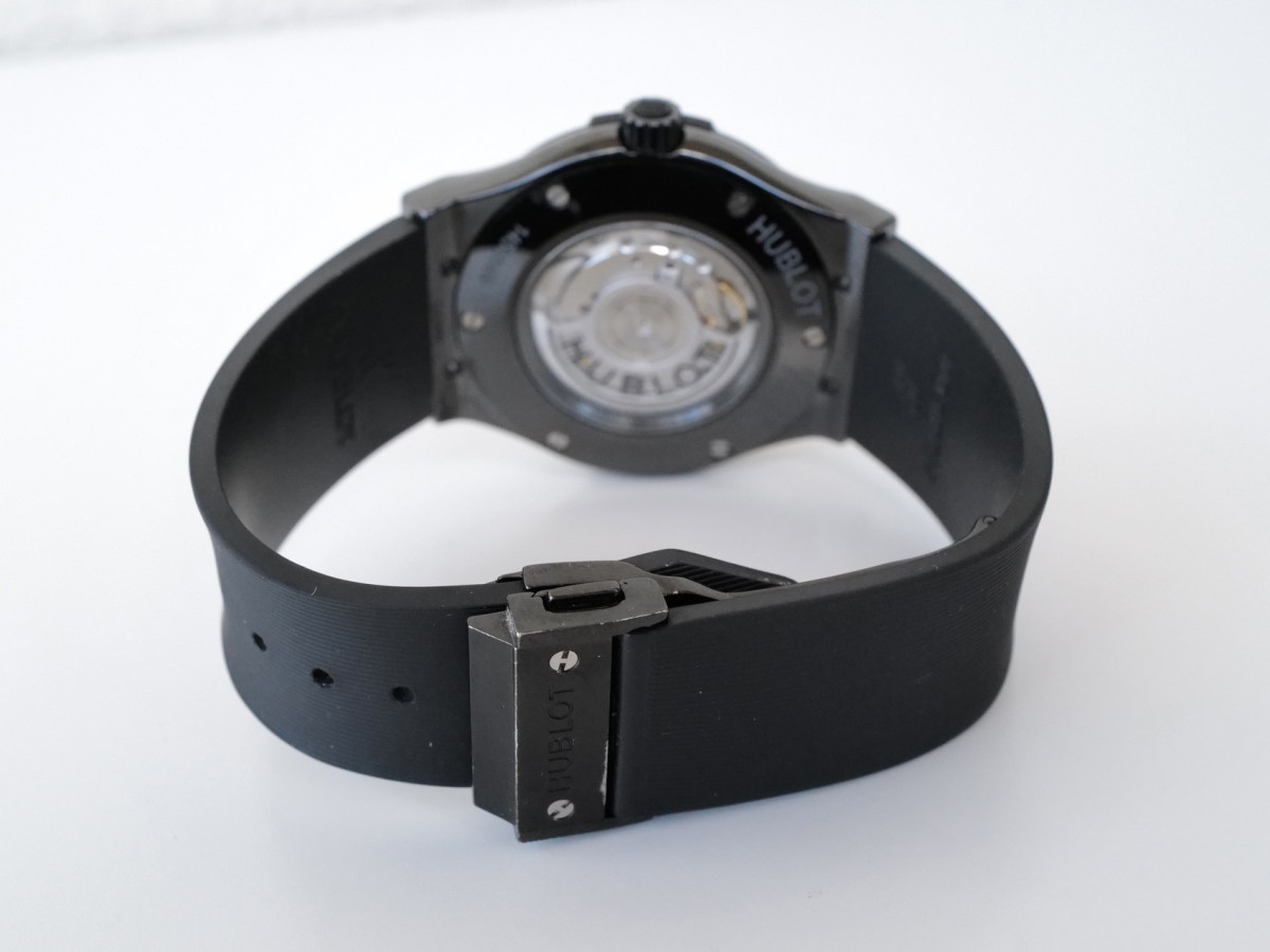 Швейцарские часы Hublot Classic Fusion Black Magic Ceramic 45