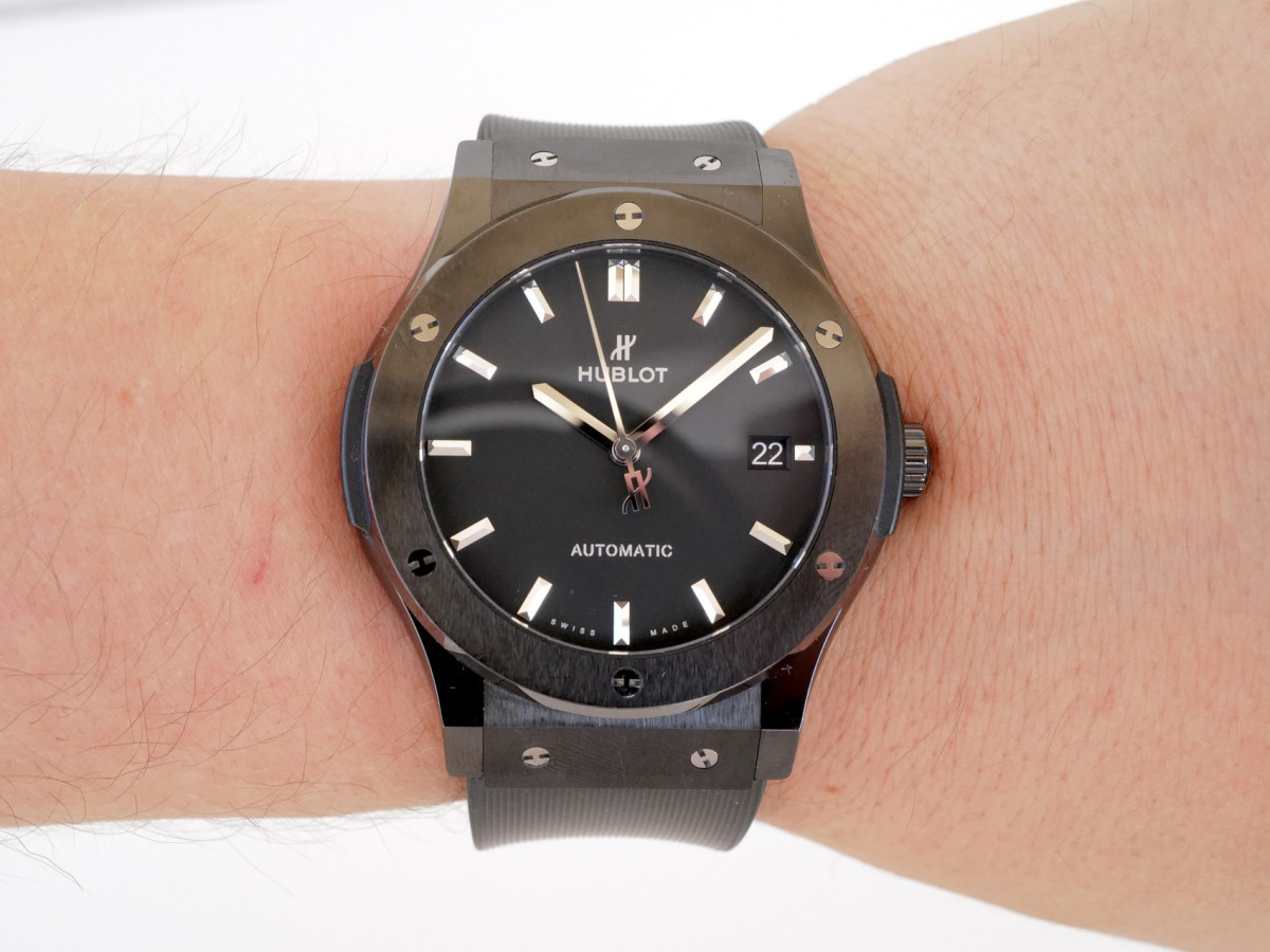 Швейцарские часы Hublot Classic Fusion Black Magic Ceramic 45