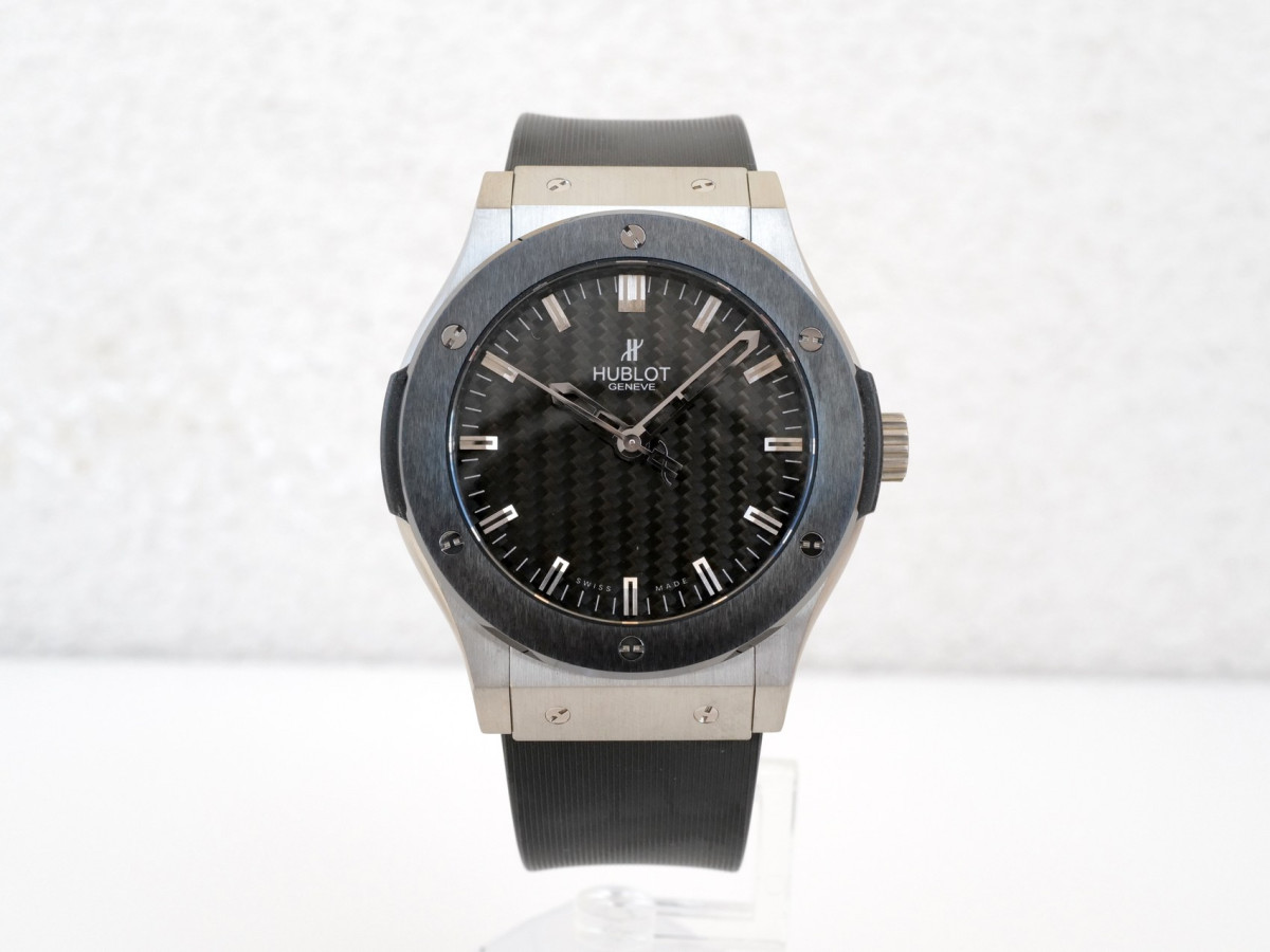 Швейцарские часы Hublot Classic Fusion Zirconium Ceramic Carbon Dial 45
