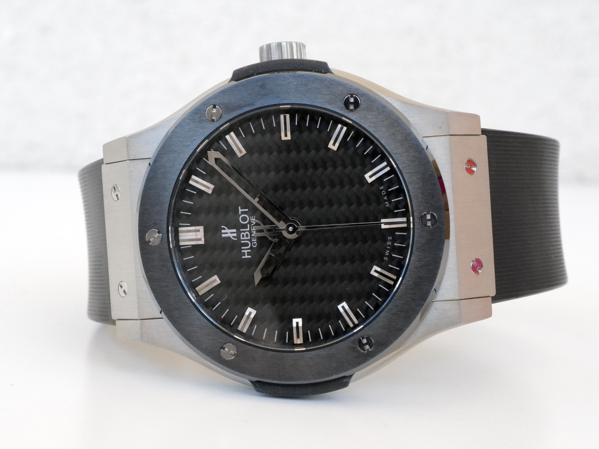 Швейцарские часы Hublot Classic Fusion Zirconium Ceramic Carbon Dial 45