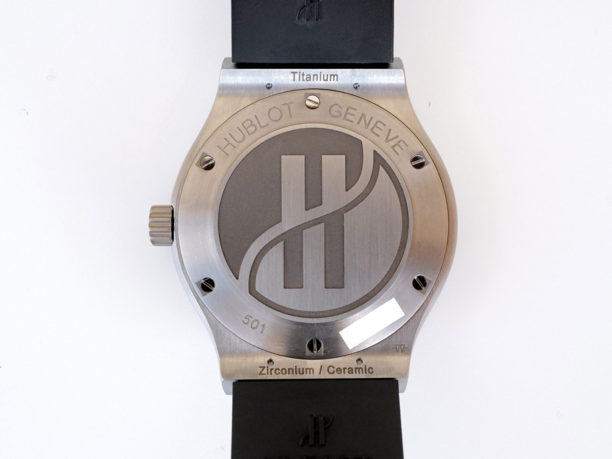 Швейцарские часы Hublot Classic Fusion Zirconium Ceramic Carbon Dial 45