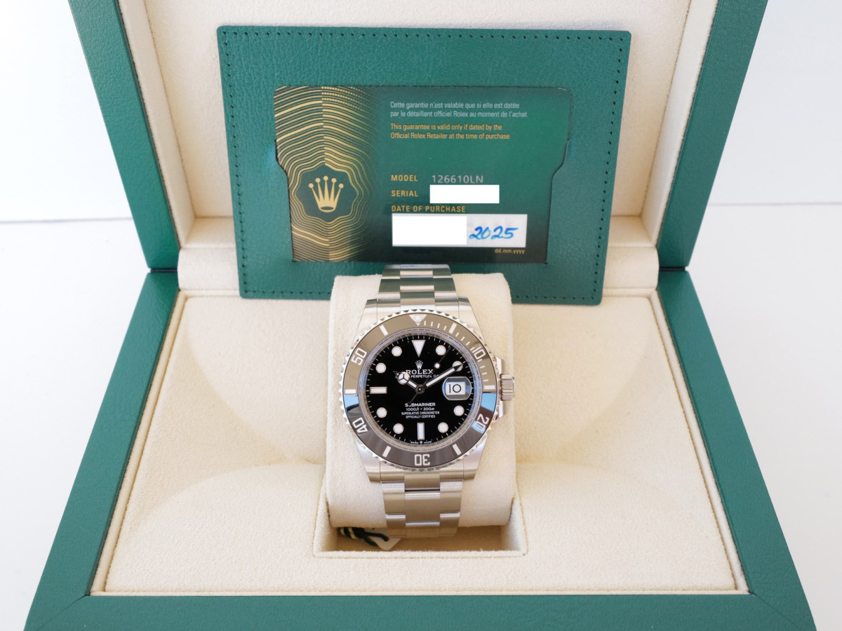 Швейцарський годинник Rolex Submariner Date 41 В ПЛIВКАХ (2025)