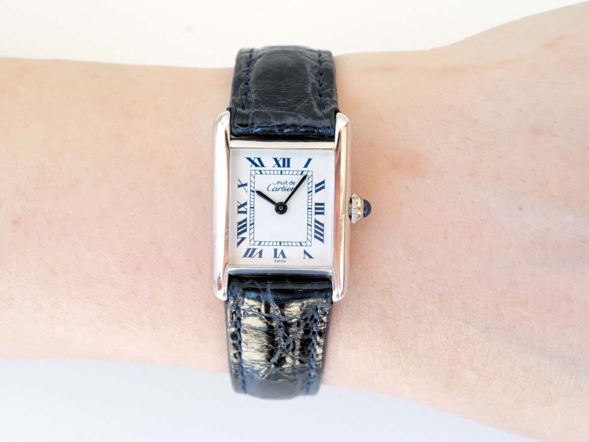 Швейцарские часы Cartier Must Tank Ivory Roman Dial