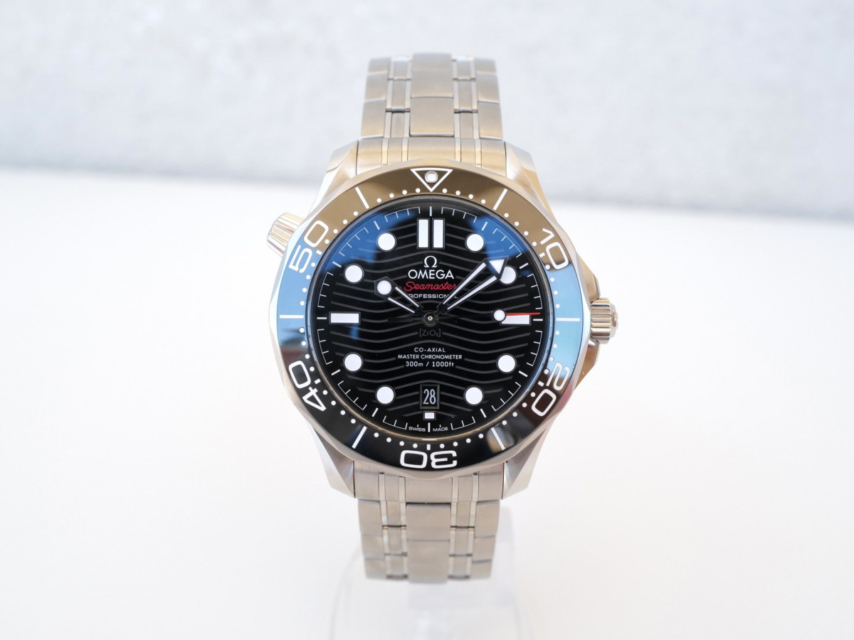 Швейцарские часы Omega Seamaster Diver 300M Black Dial 42