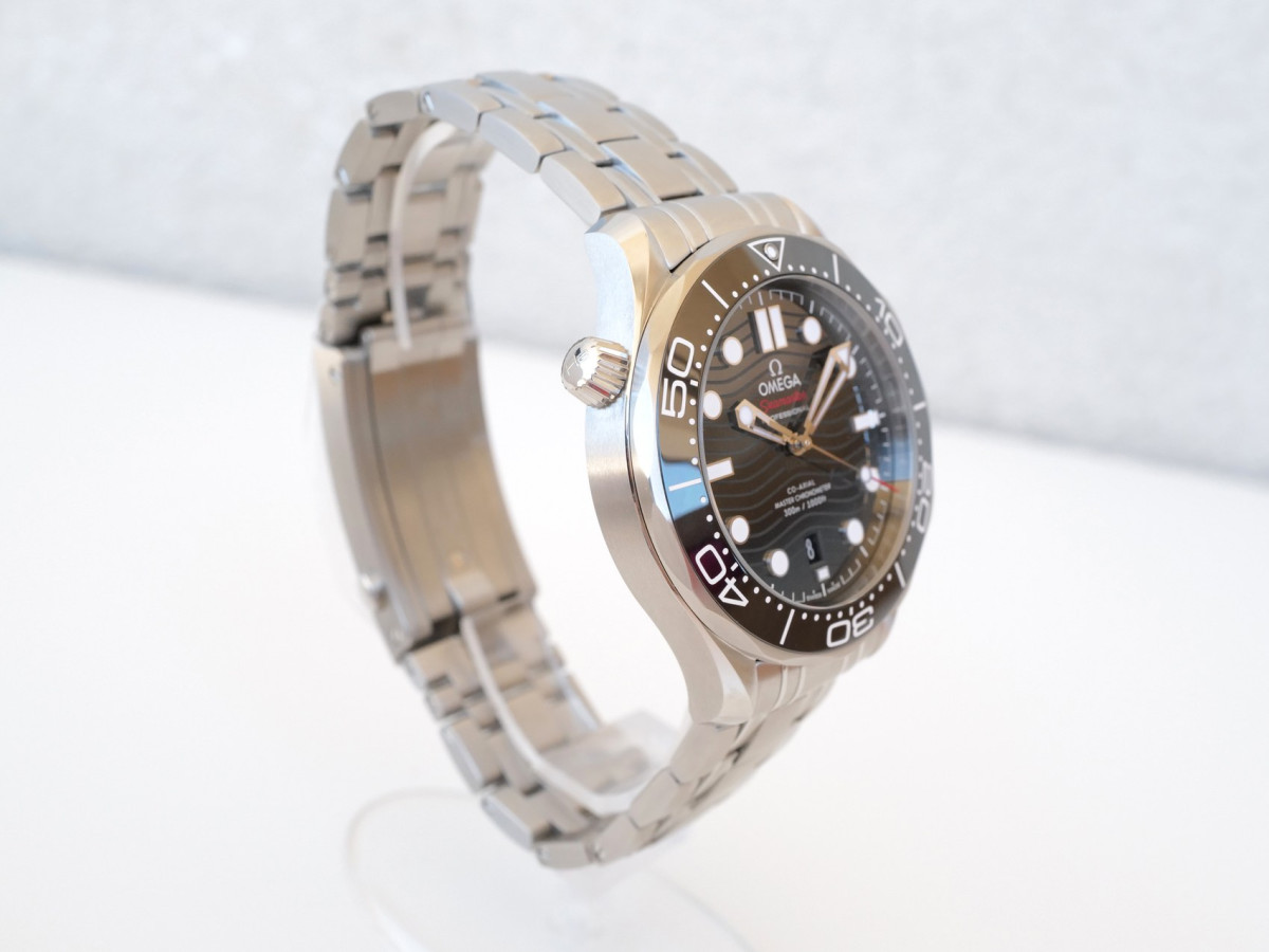 Швейцарские часы Omega Seamaster Diver 300M Black Dial 42
