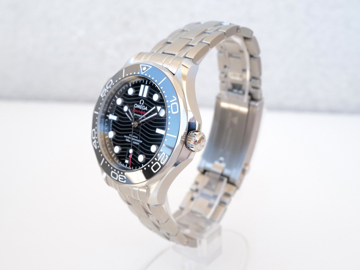 Швейцарские часы Omega Seamaster Diver 300M Black Dial 42
