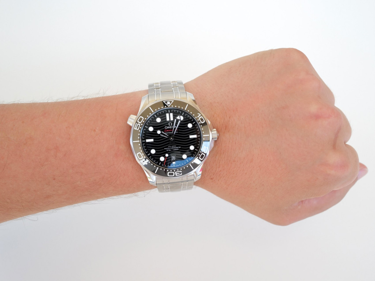 Швейцарские часы Omega Seamaster Diver 300M Black Dial 42