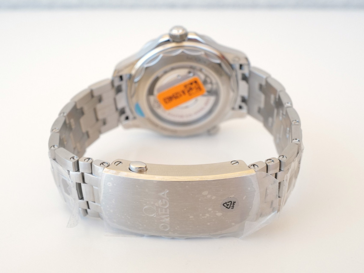 Швейцарские часы Omega Seamaster Diver 300M Blue Dial 42