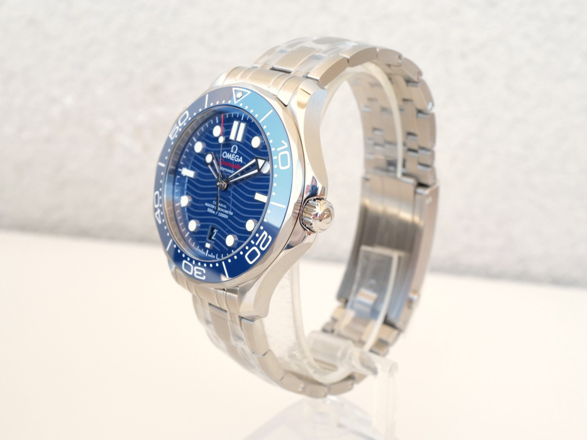 Швейцарские часы Omega Seamaster Diver 300M Blue Dial 42