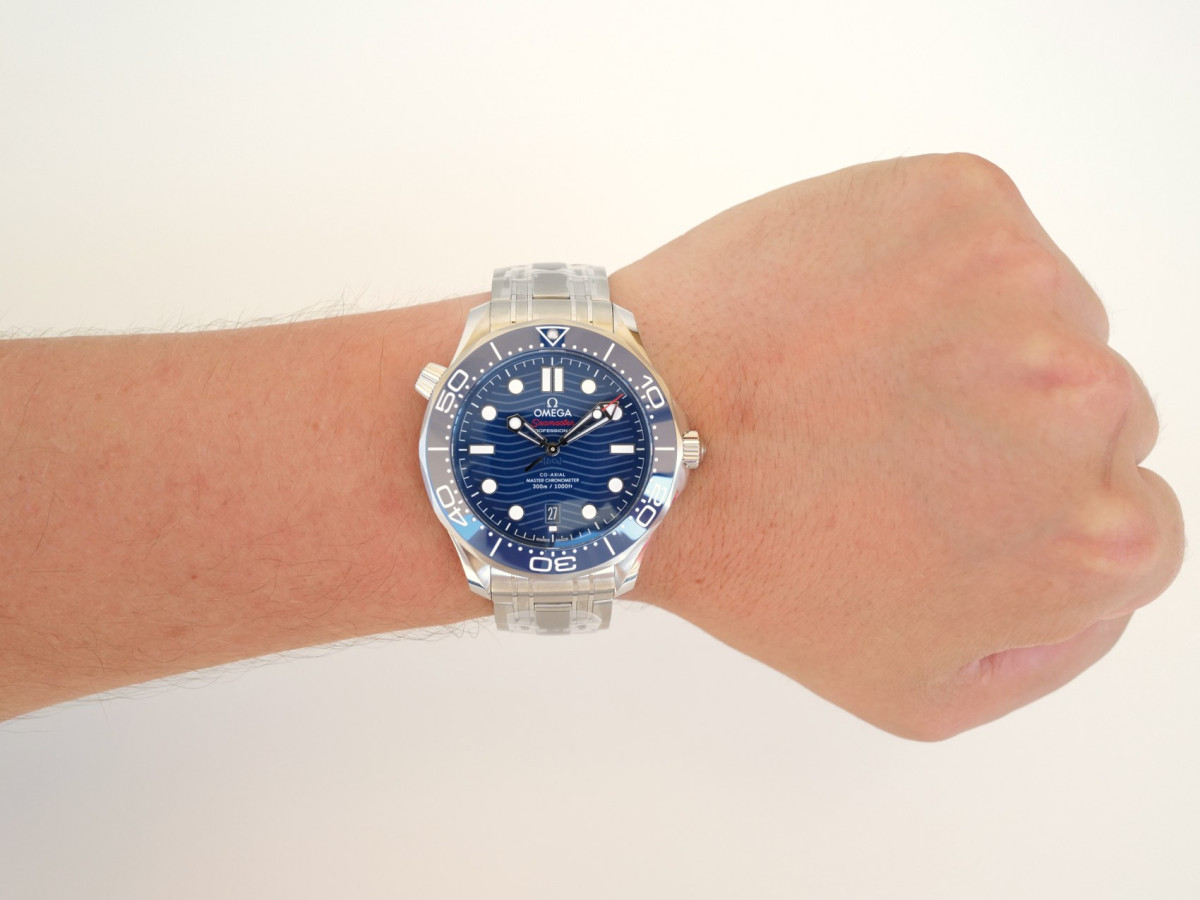Швейцарские часы Omega Seamaster Diver 300M Blue Dial 42