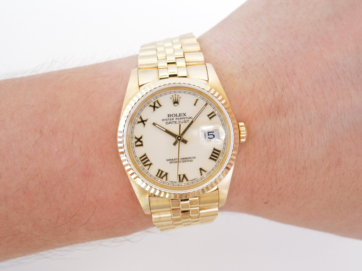 Швейцарские часы Rolex Datejust 36 Jubilee 18K Yellow Gold Cream Ivory Roman Dial