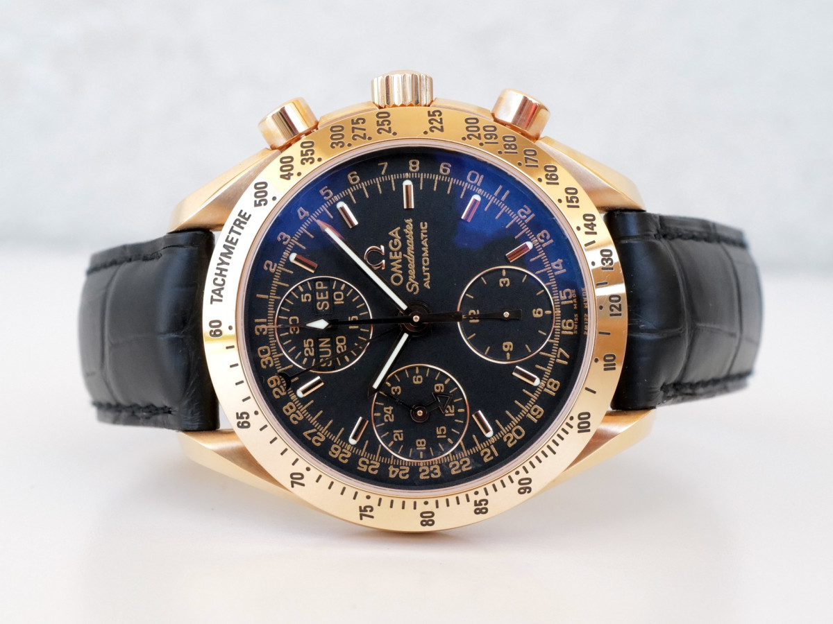 Швейцарський годинник Omega Speedmaster Day-Date 18K Rose Gold 39