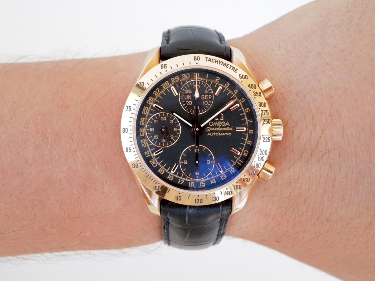 Швейцарський годинник Omega Speedmaster Day-Date 18K Rose Gold 39