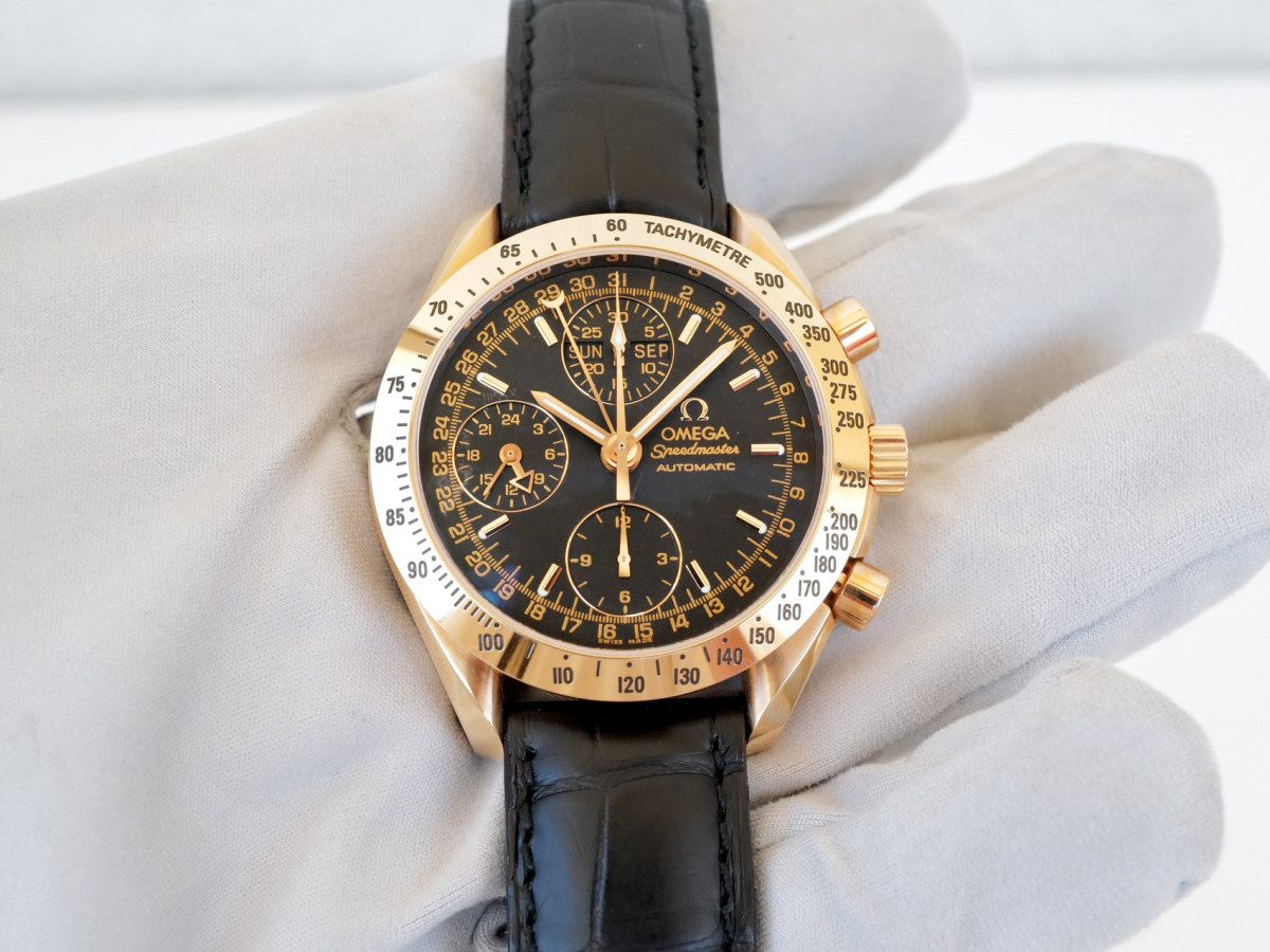 Швейцарський годинник Omega Speedmaster Day-Date 18K Rose Gold 39