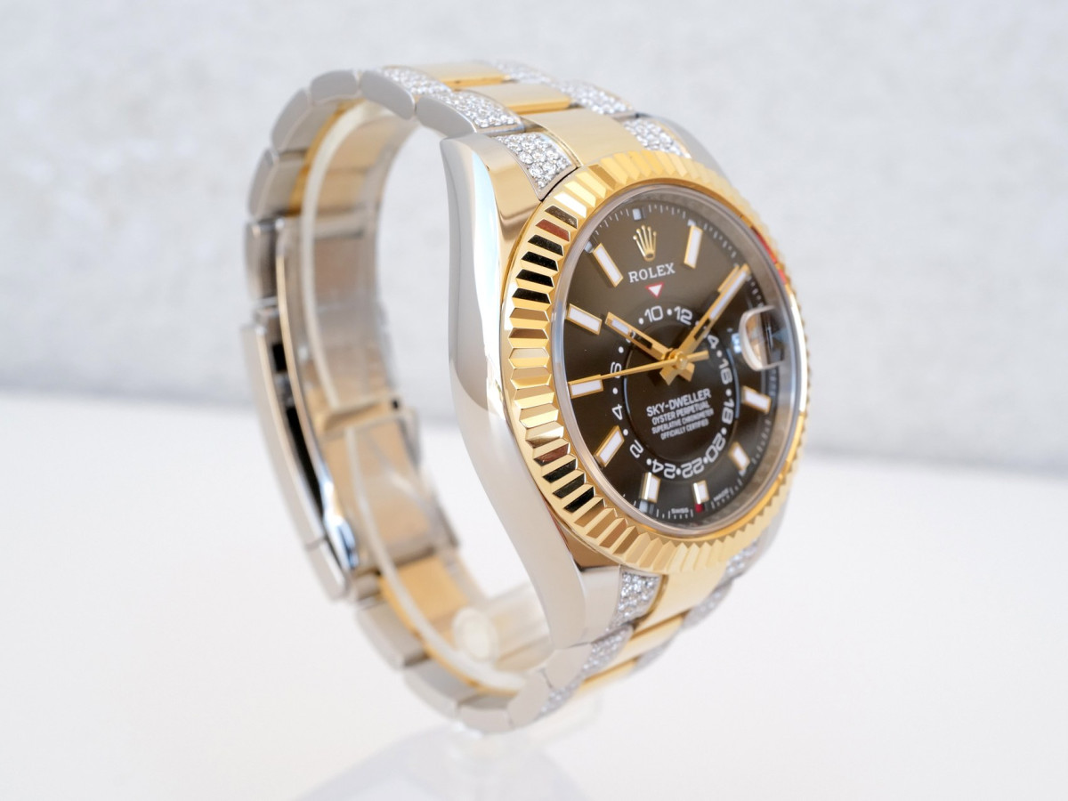 Swiss watch Rolex Sky-Dweller 42 Oyster Steel 18K Yellow Gold Black Dial