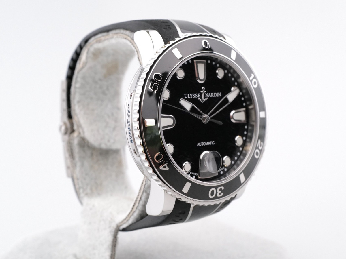 Швейцарские часы Ulysse Nardin Lady Diver 40