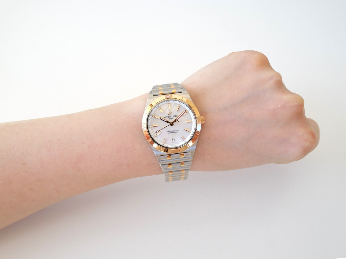 Швейцарские часы Breitling Chronomat 36 Steel 18K Rose Gold MOP Diamond Dial