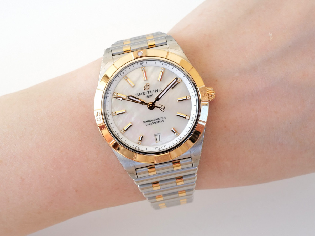 Швейцарские часы Breitling Chronomat 36 Steel 18K Rose Gold MOP Diamond Dial
