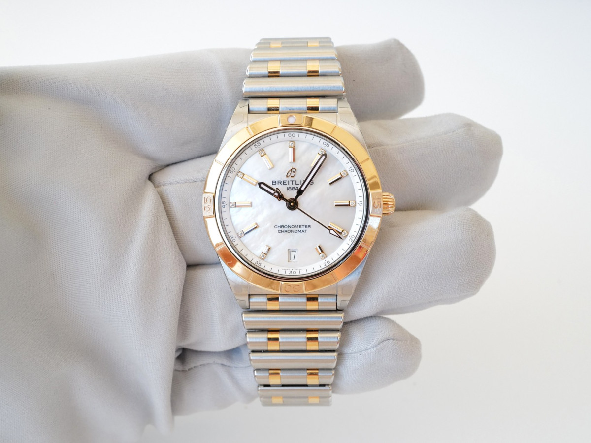 Швейцарские часы Breitling Chronomat 36 Steel 18K Rose Gold MOP Diamond Dial