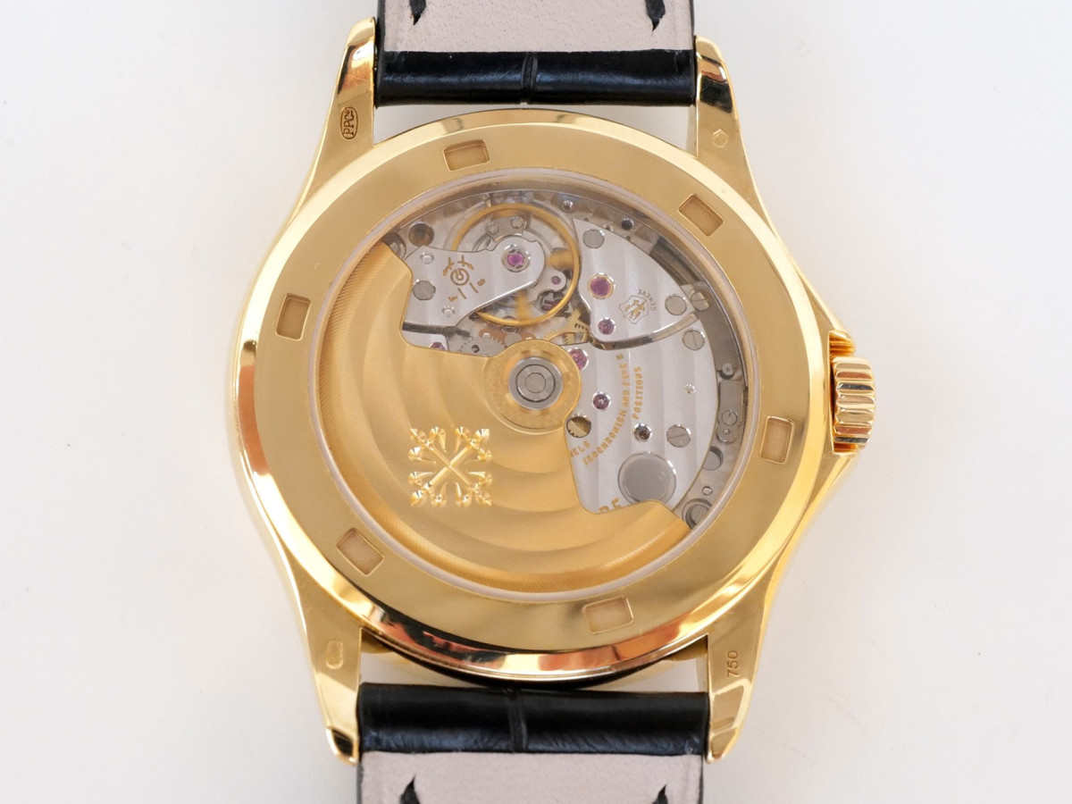 Швейцарские часы Patek Philippe Calatrava 18K Yellow Gold 37