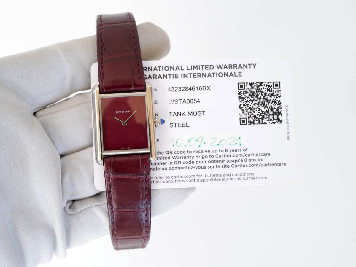 Швейцарские часы Cartier Tank Must De Cartier Burgundy Dial