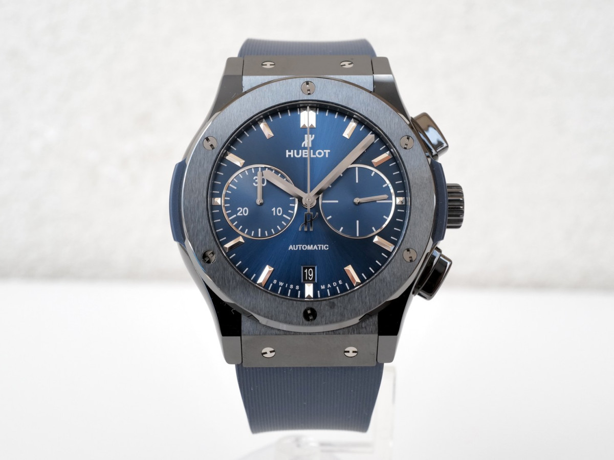 Швейцарские часы Classic Fusion Ceramic Blue Chronograph 45 (2023)