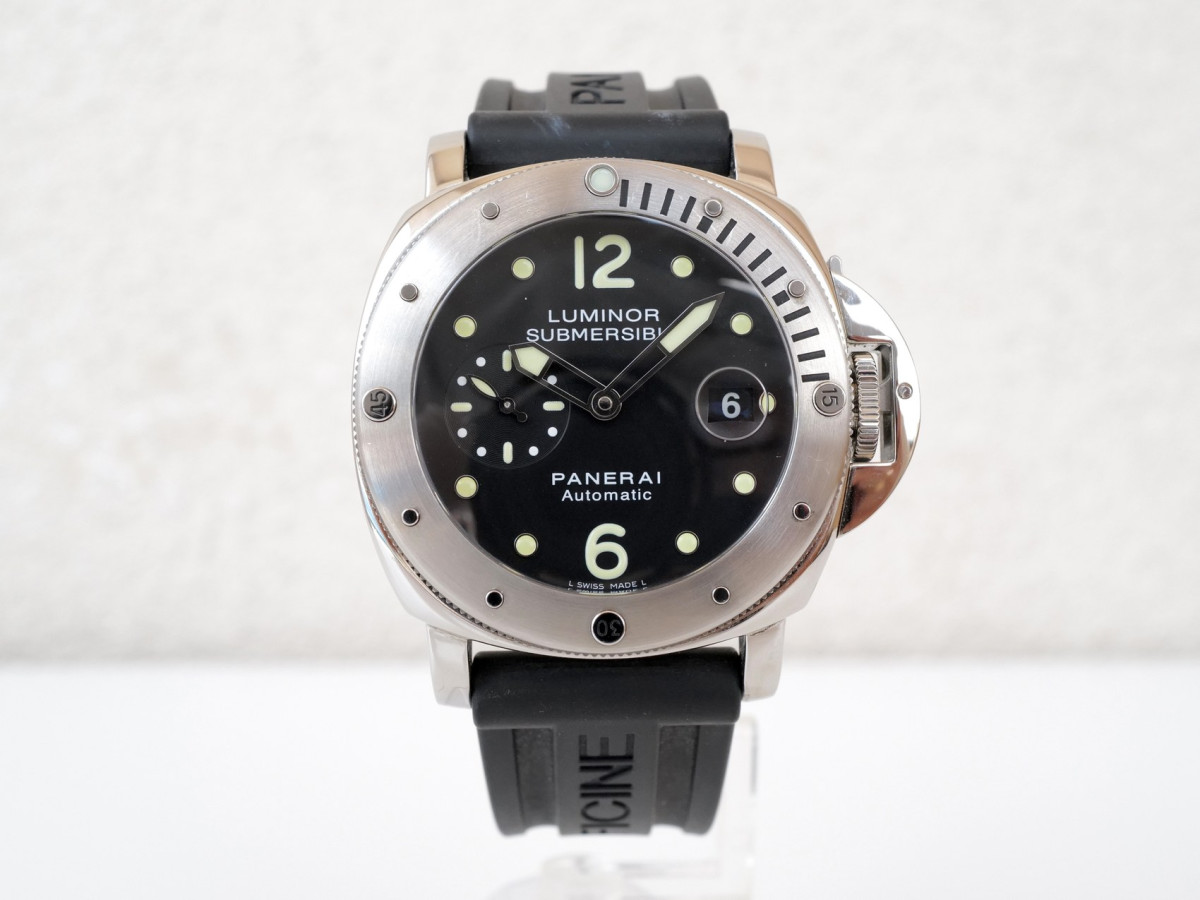 Швейцарские часы Panerai Luminor Submersible 44