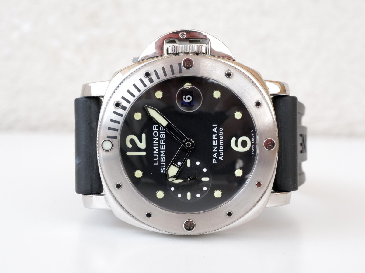Швейцарские часы Panerai Luminor Submersible 44