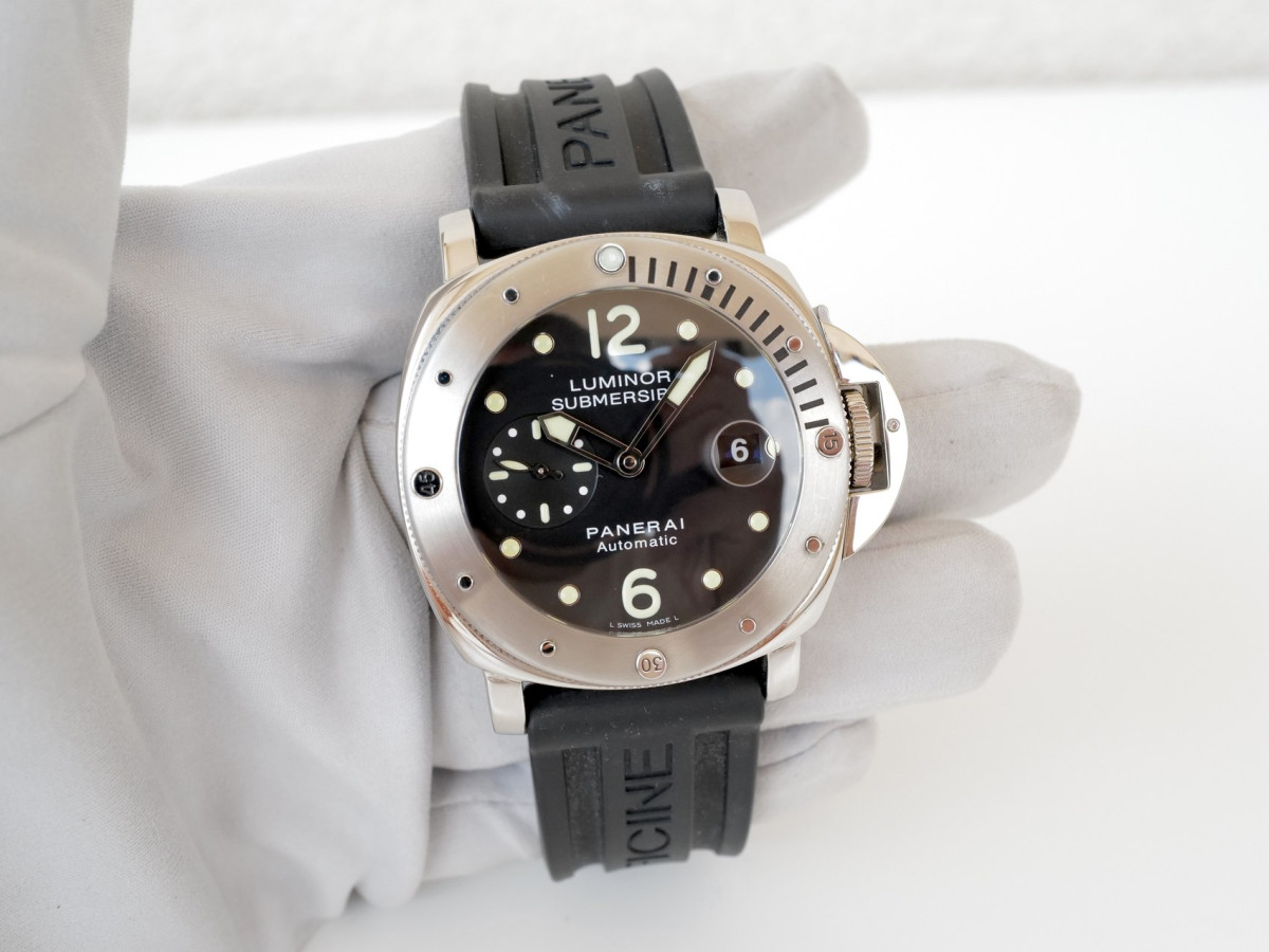 Швейцарские часы Panerai Luminor Submersible 44
