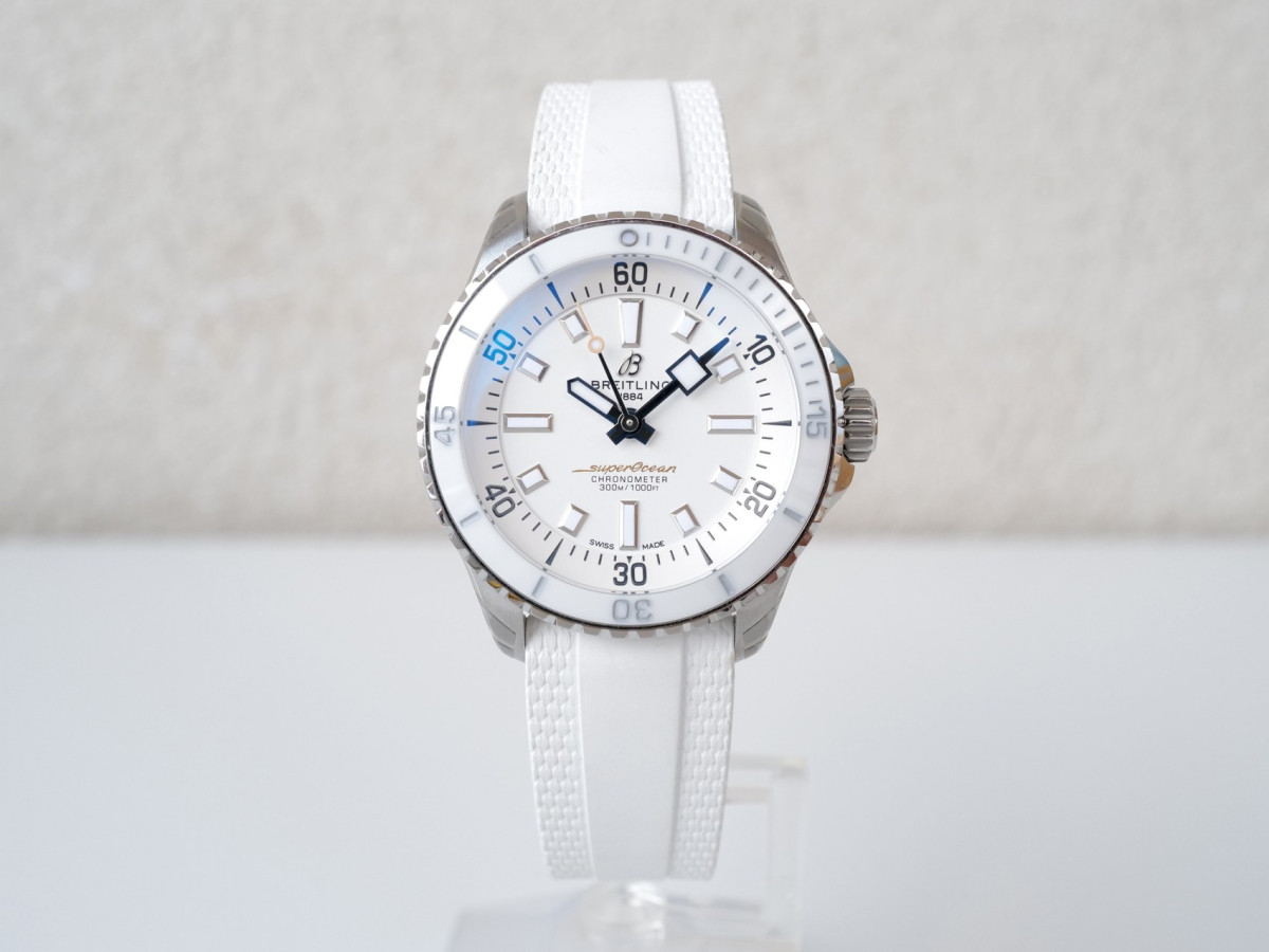 Швейцарские часы Breitling Superocean 36