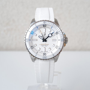 Швейцарские часы Breitling Superocean 36
