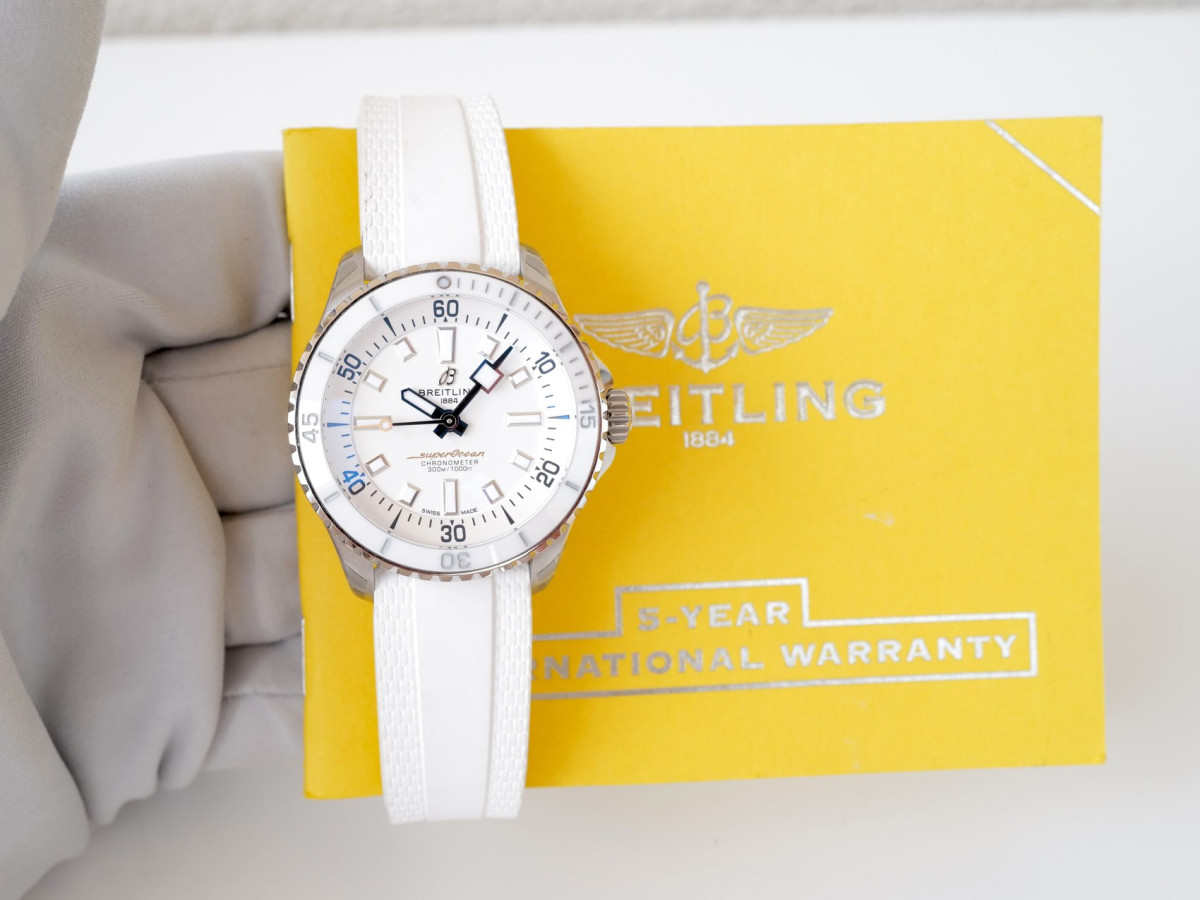 Швейцарские часы Breitling Superocean 36