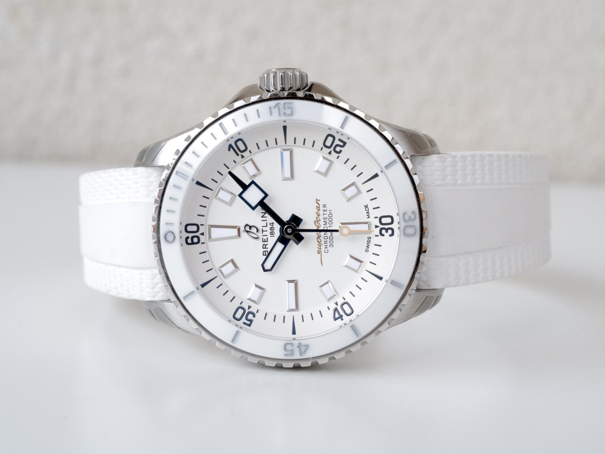 Швейцарские часы Breitling Superocean 36