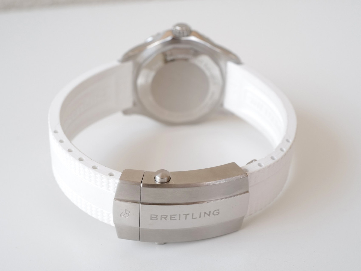 Швейцарские часы Breitling Superocean 36