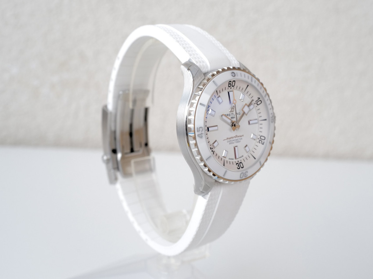Швейцарские часы Breitling Superocean 36