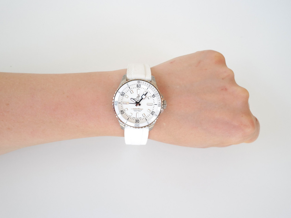 Швейцарские часы Breitling Superocean 36