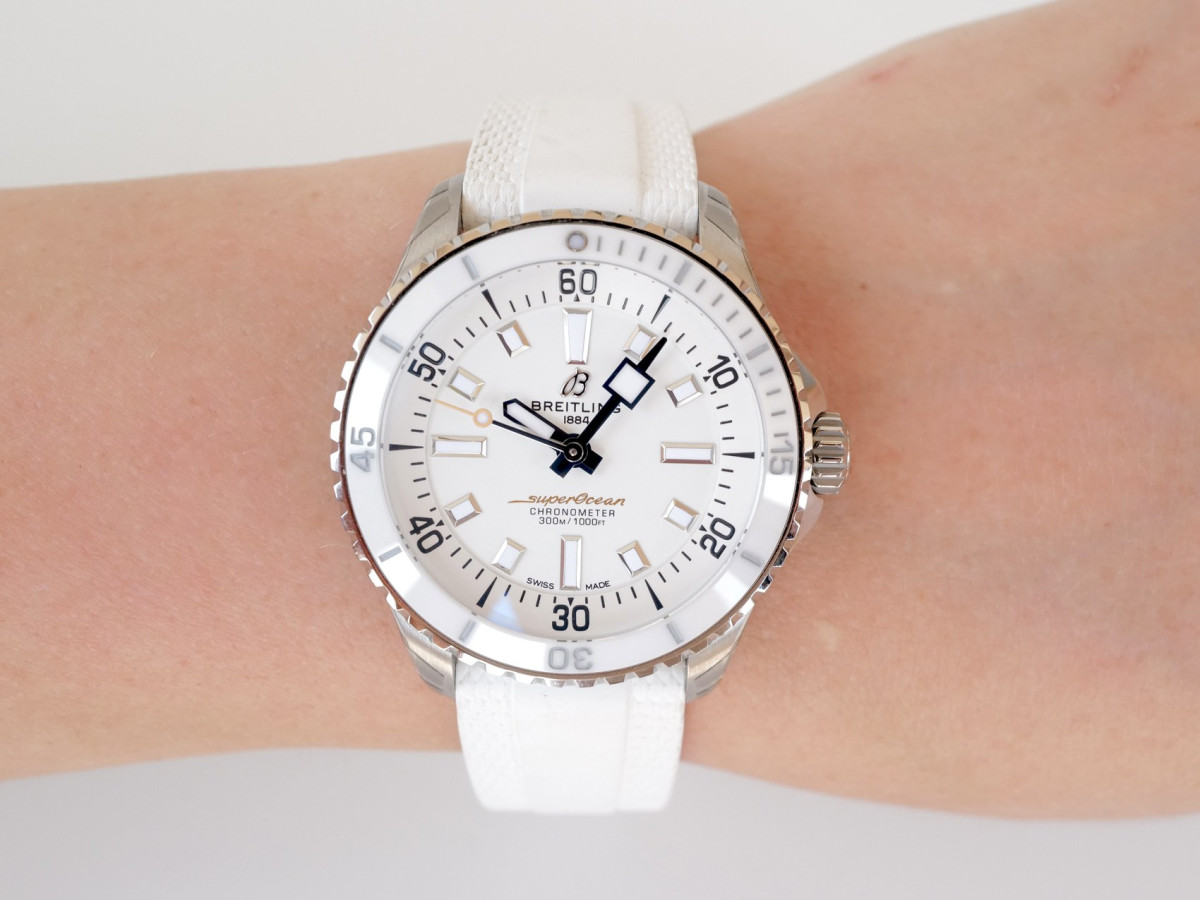 Швейцарские часы Breitling Superocean 36