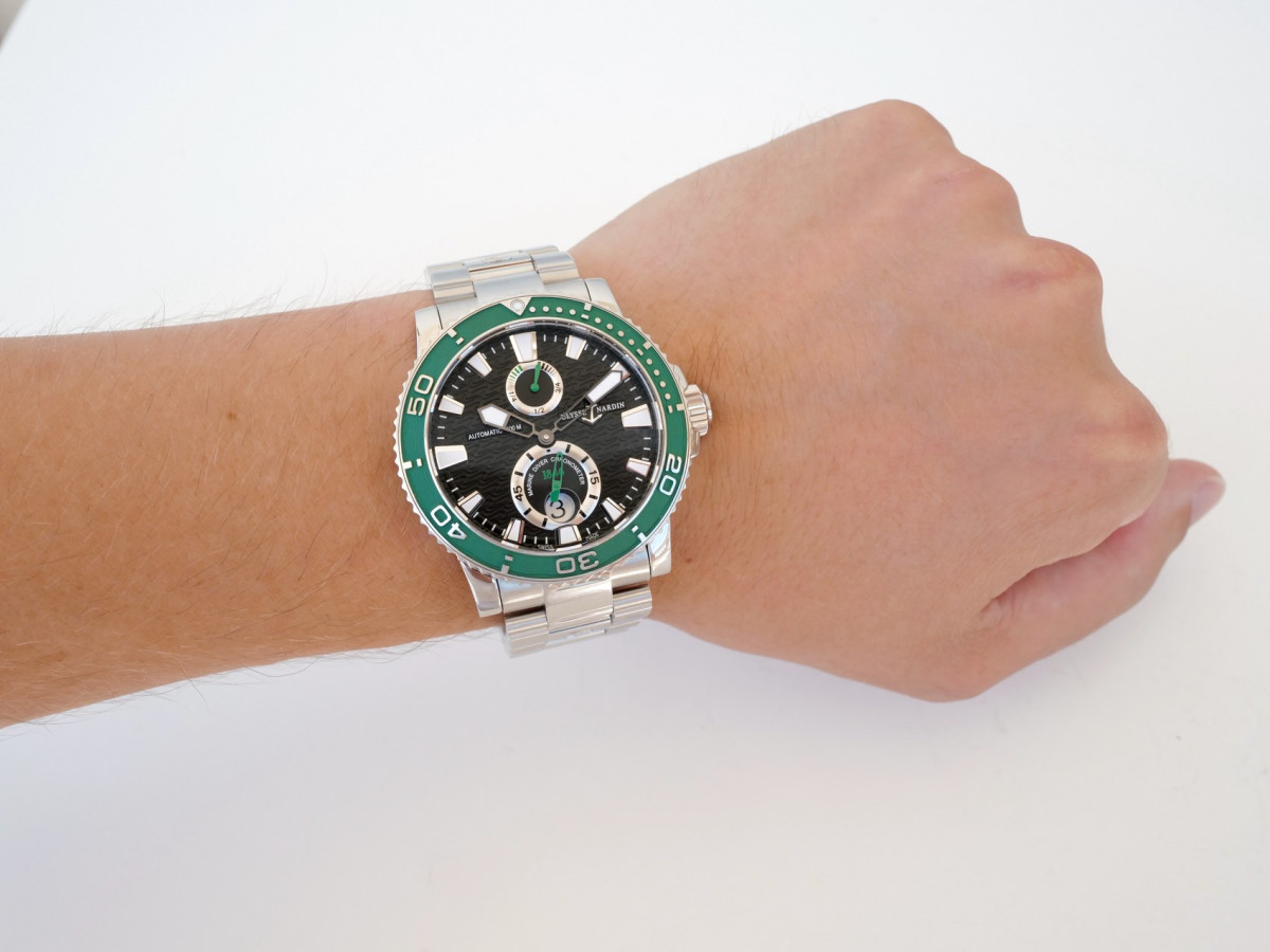 Швейцарские часы Ulysse Nardin Maxi Marine Diver Limited Edition of 100 Green Bezel 43