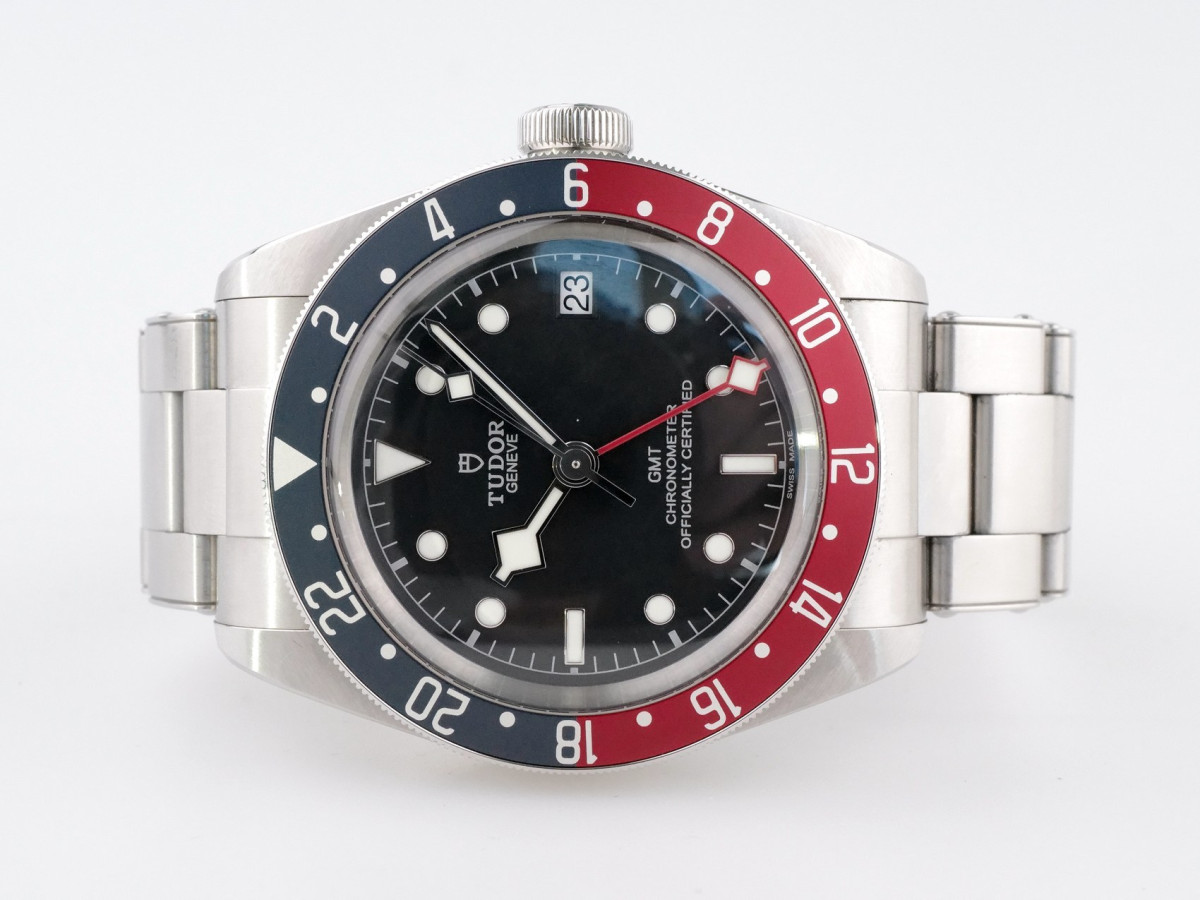 Швейцарские часы Tudor Black Bay GMT Pepsi 41
