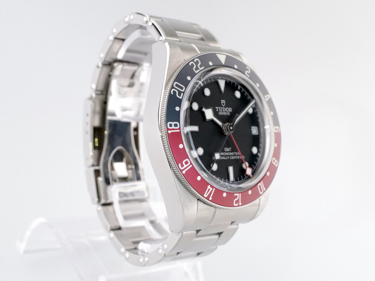 Швейцарские часы Tudor Black Bay GMT Pepsi 41