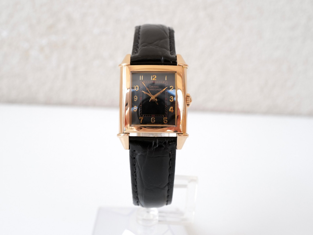 Swiss watch Girard Perregaux 1945 Vintage Ladies Quartz 18K Rose Gold
