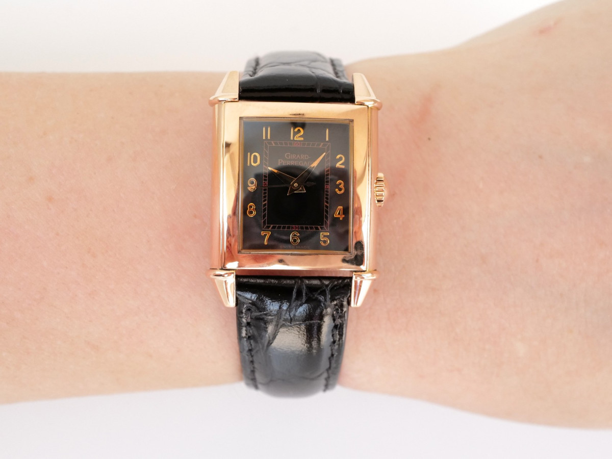 Swiss watch Girard Perregaux 1945 Vintage Ladies Quartz 18K Rose Gold
