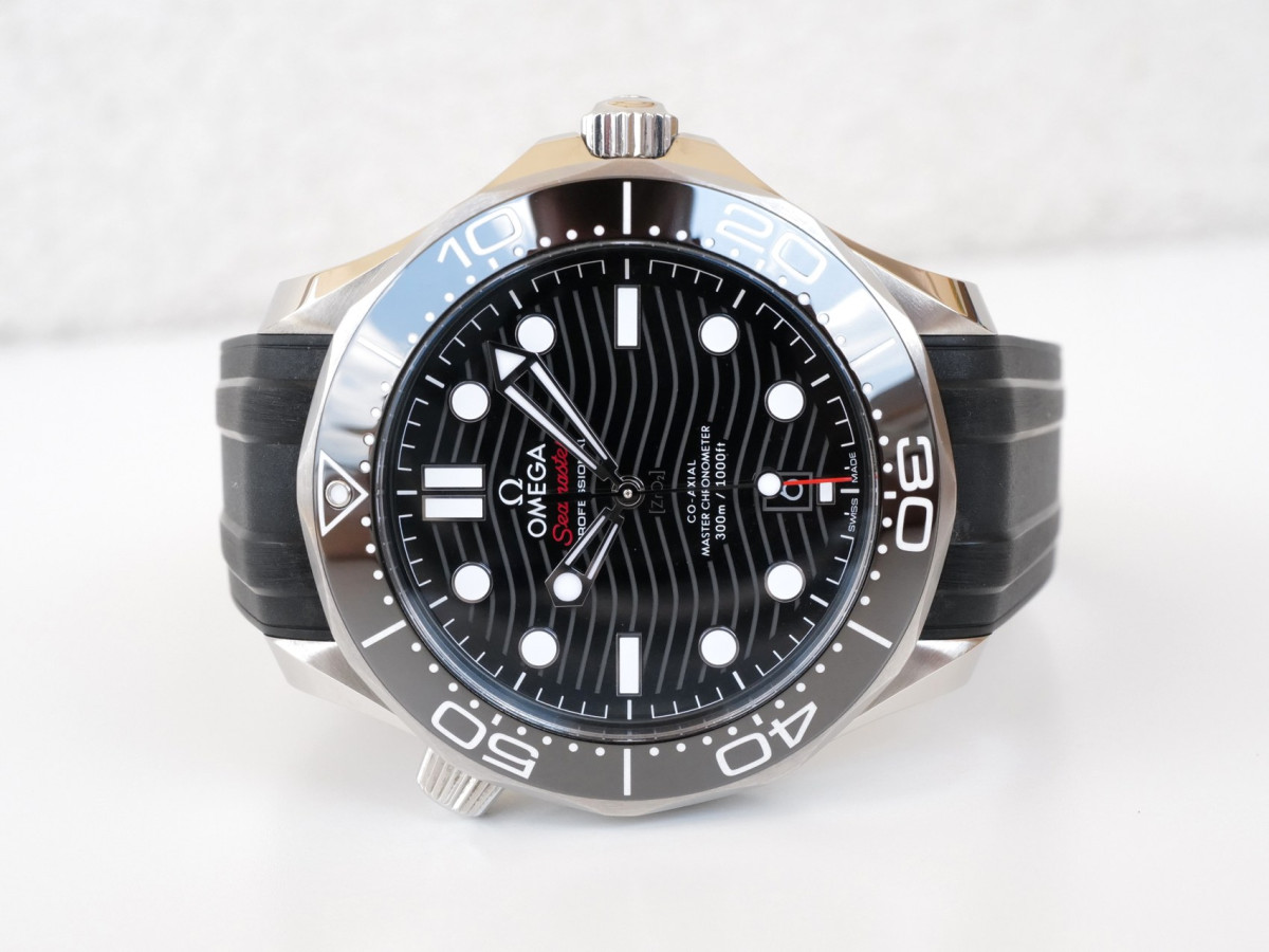Швейцарський годинник Omega Seamaster Diver 300 M Co-Axial Chronometer Black Dial 42
