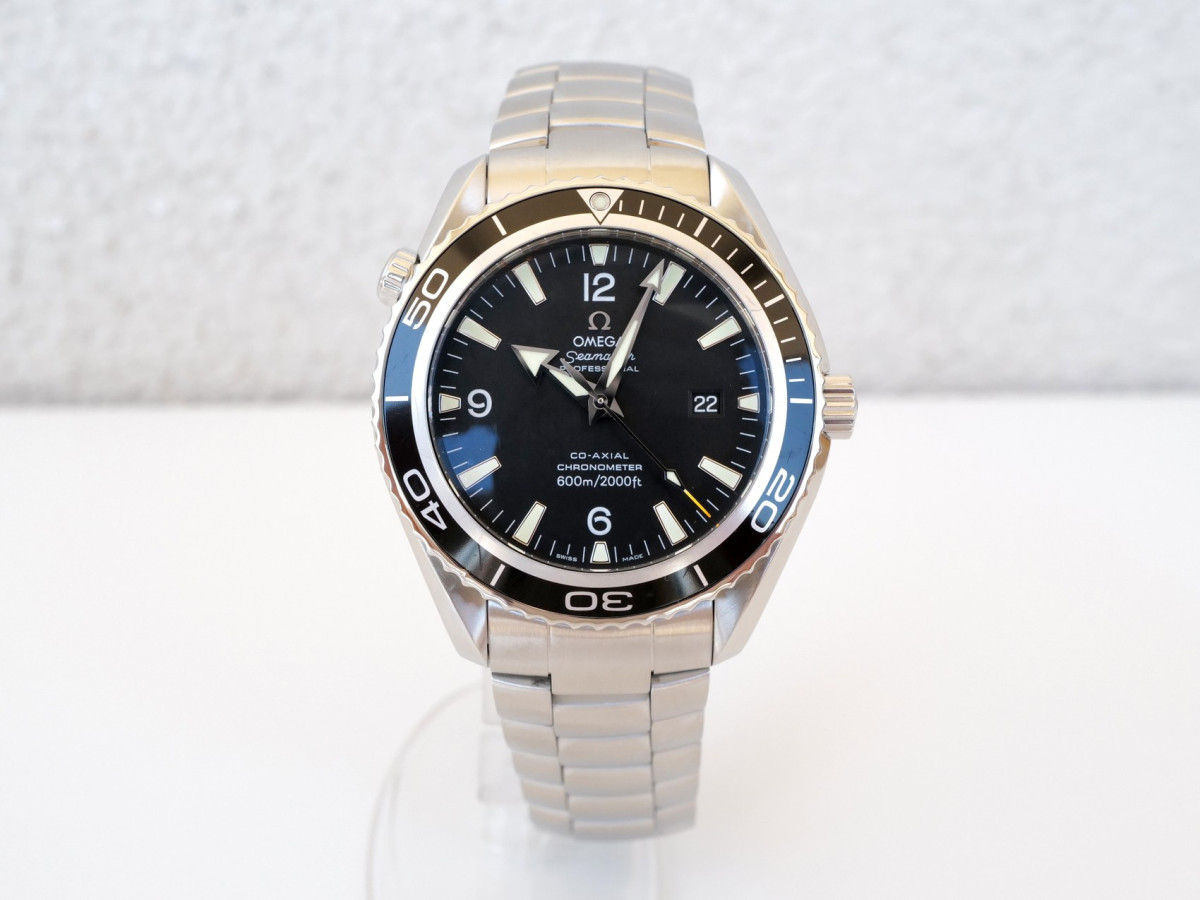 Швейцарський годинник Omega Seamaster Planet Ocean Co-Axial Black Dial 46