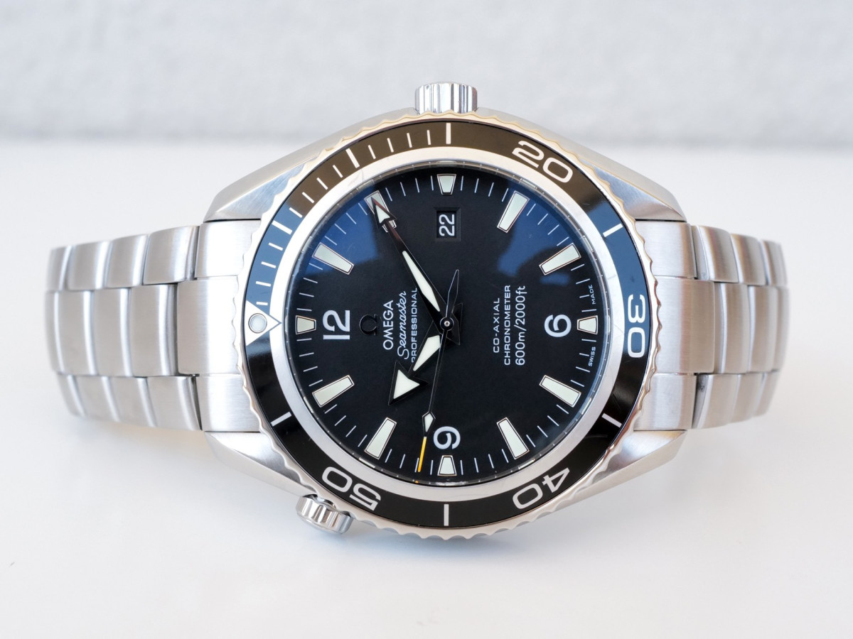 Швейцарський годинник Omega Seamaster Planet Ocean Co-Axial Black Dial 46