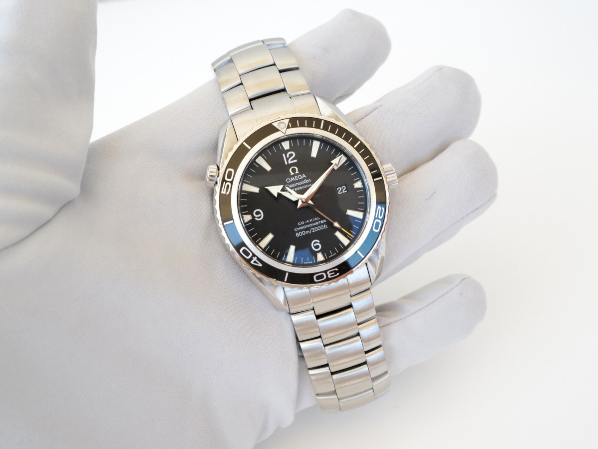 Швейцарський годинник Omega Seamaster Planet Ocean Co-Axial Black Dial 46