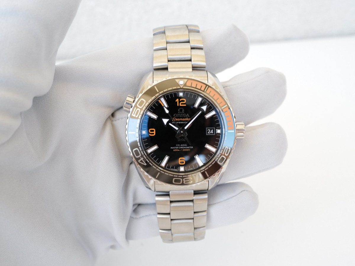 Швейцарський годинник Omega Seamaster Planet Ocean 600M Black Dial 44
