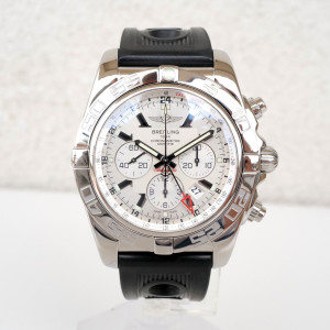 Швейцарський годинник Breitling Chronomat GMT Chronograph White Dial 47