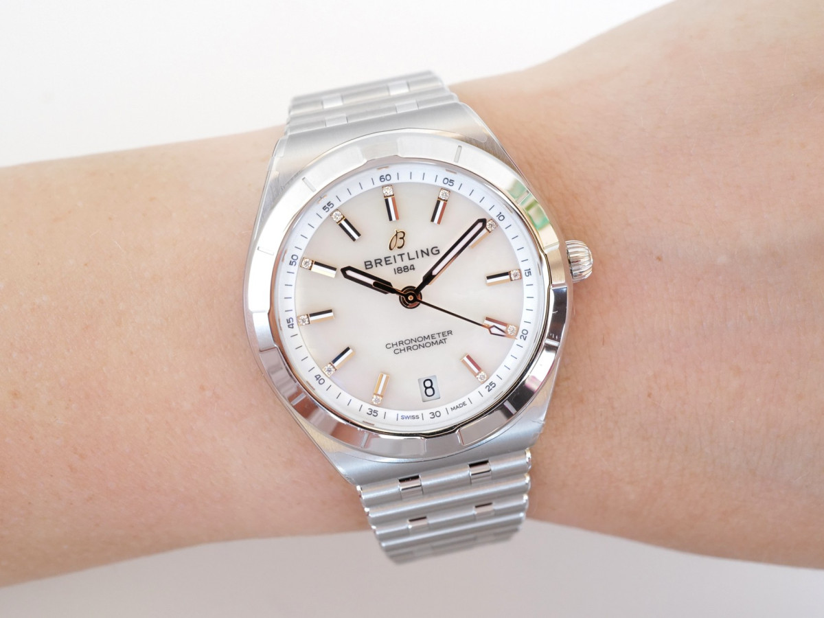 Швейцарський годинник Breitling Chronomat Mother Of Pearl Diamond Dial 36