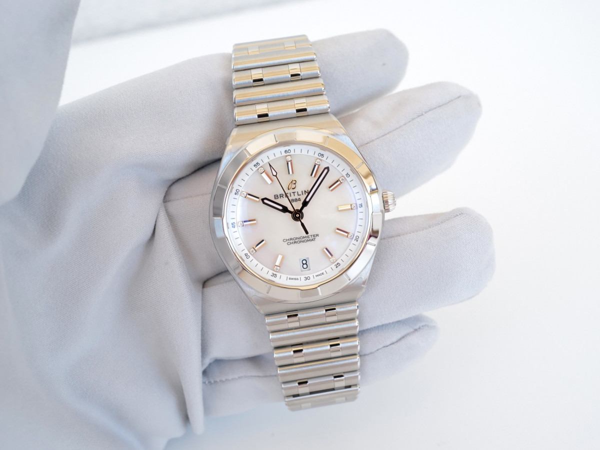 Швейцарський годинник Breitling Chronomat Mother Of Pearl Diamond Dial 36
